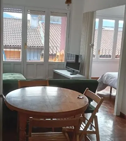 Luminoso, Centrico Y Silencioso *