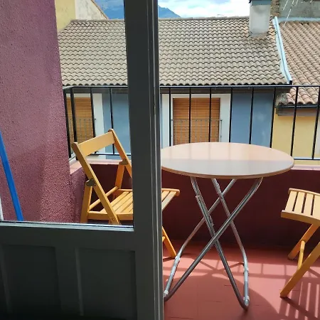 Luminoso, Centrico Y Silencioso *