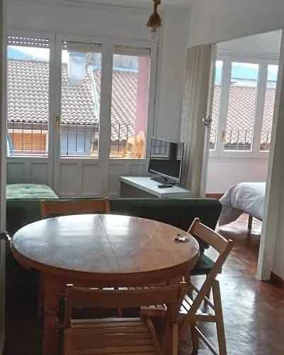 Luminoso, Centrico Y Silencioso *